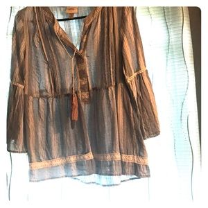 Boho chic top.